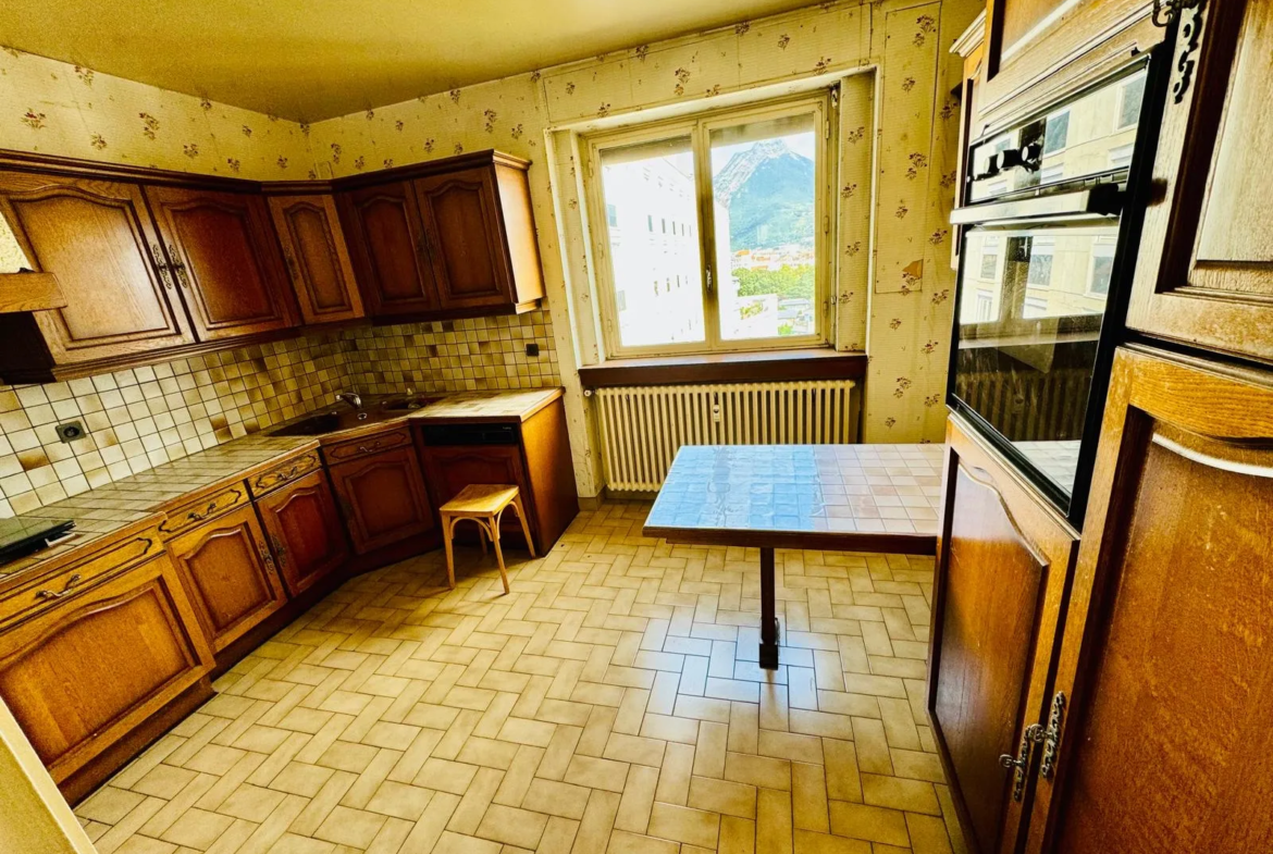 Appartement à Grenoble secteur mutualiste - dernier étage T5 118m2 