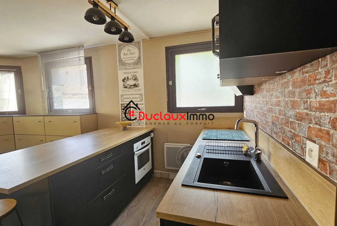 Appartement 3 pièces en très bon état + cave à Aurillac 