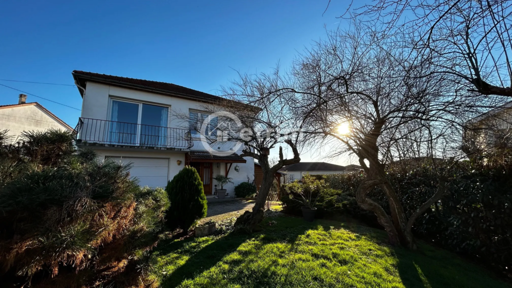 Maison à Lezoux avec Jardin et Garage