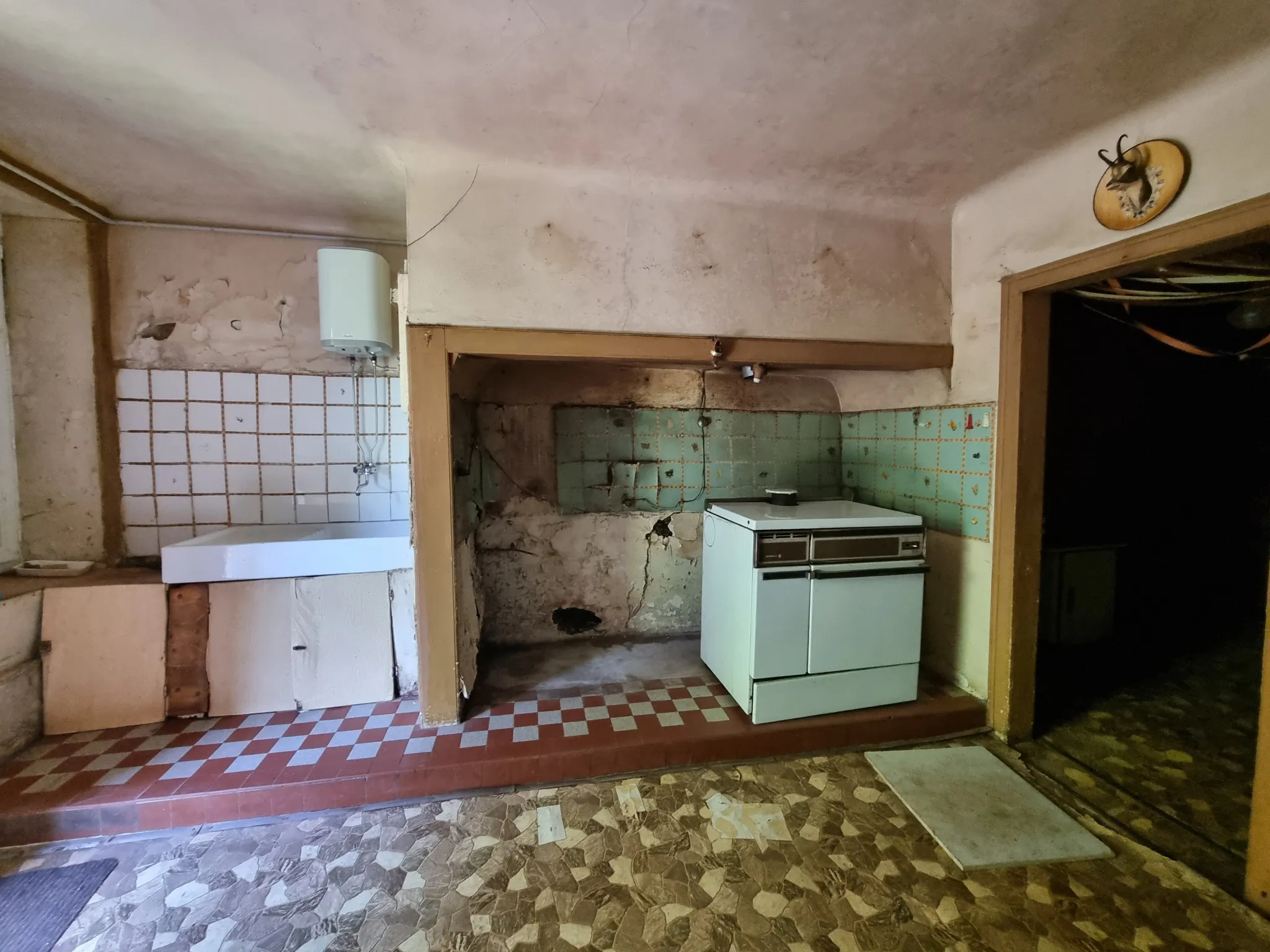 Maison en pierres à rénover à Saint Salvadour en Corrèze 