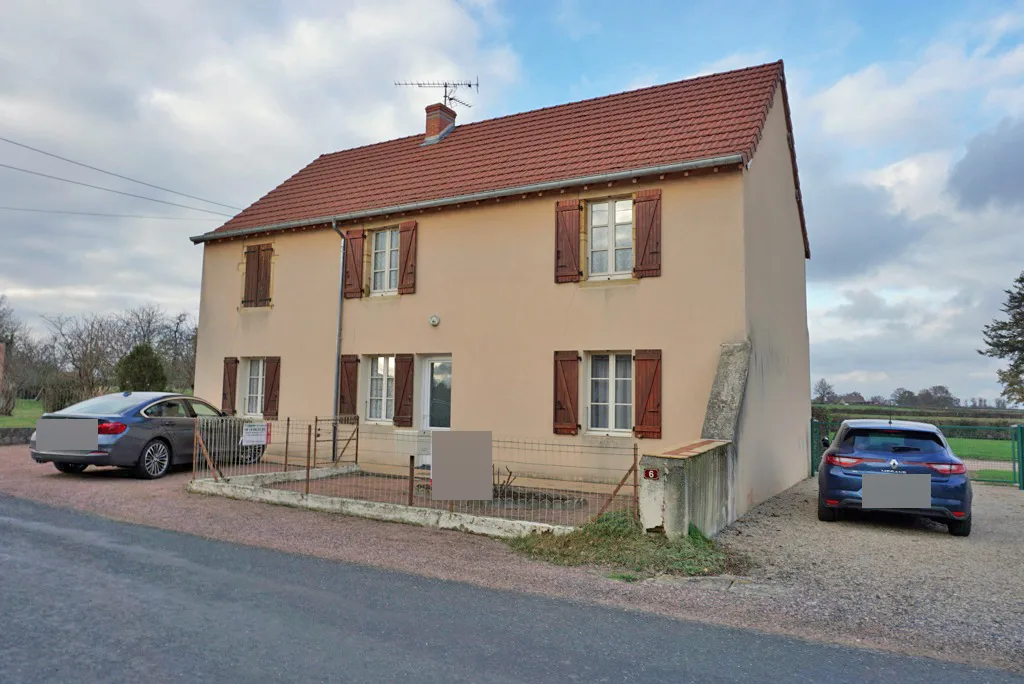 Maison de Village Entre Marcigny et Le Donjon à Le Bouchaud 