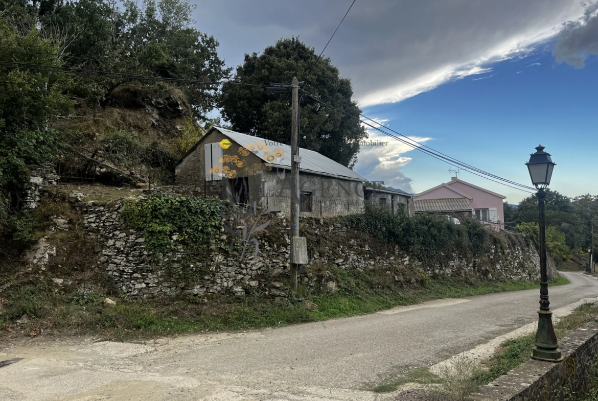 Ancienne grange avec vue mer et montagne à Vallecalle 