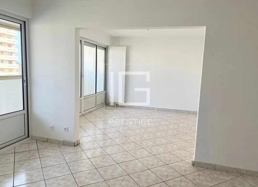 Appartement spacieux avec vue dégagée à Toulon 