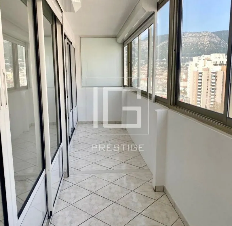 Appartement spacieux avec vue dégagée à Toulon 