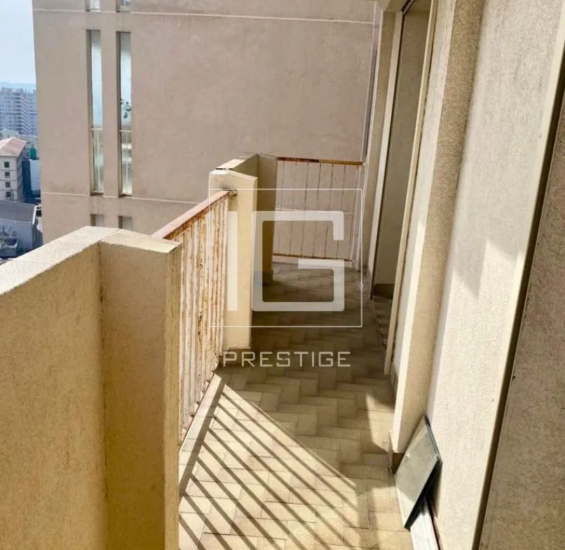 Appartement spacieux avec vue dégagée à Toulon 