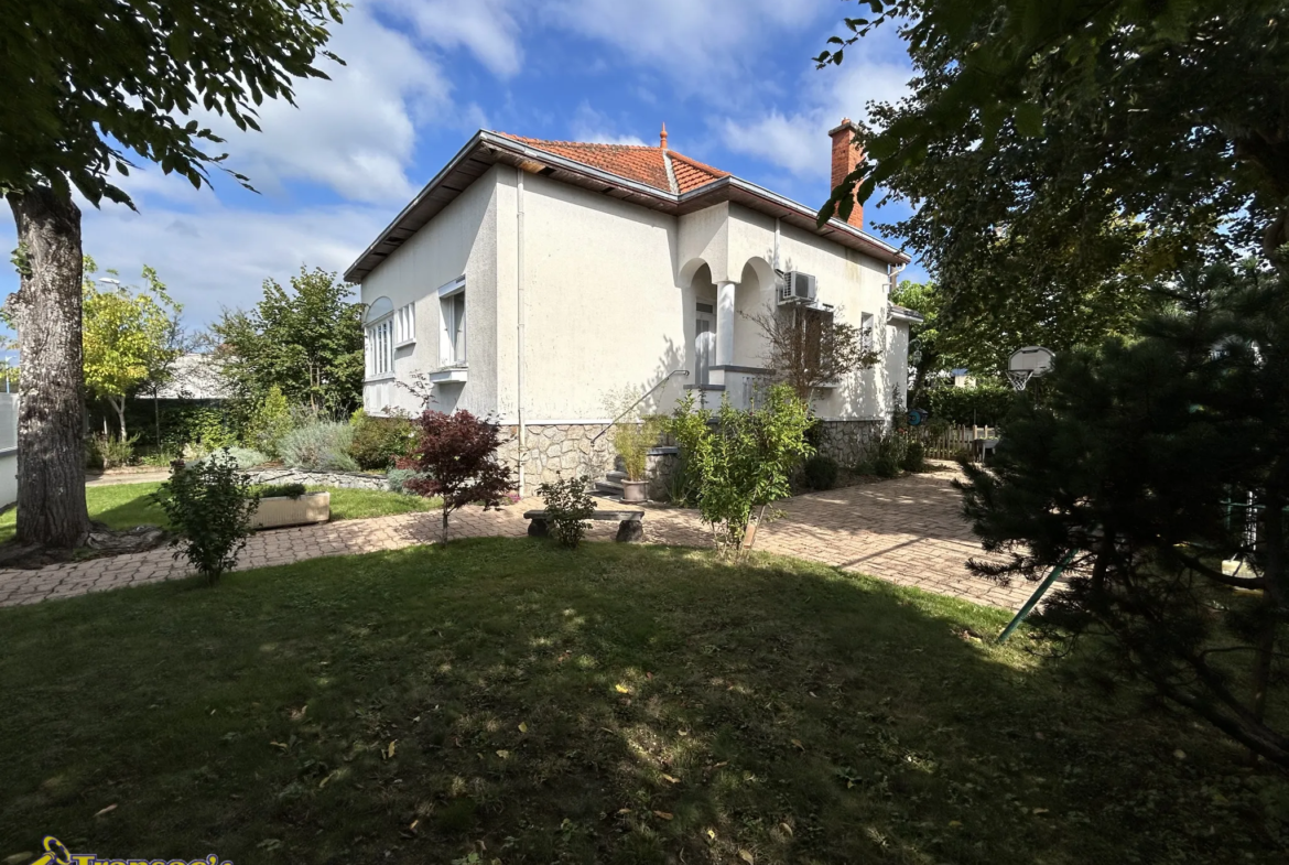 Grande Maison Familiale de 164m2 à Puy Guillaume 