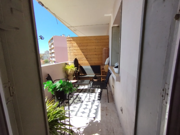 Renovated Apartment with Terrace in Toulon West