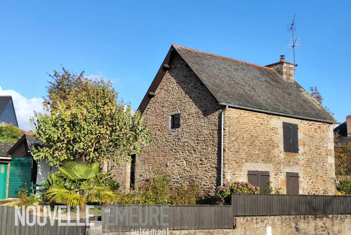 Belle Maison en Pierre à Saint Brice en Coglès 