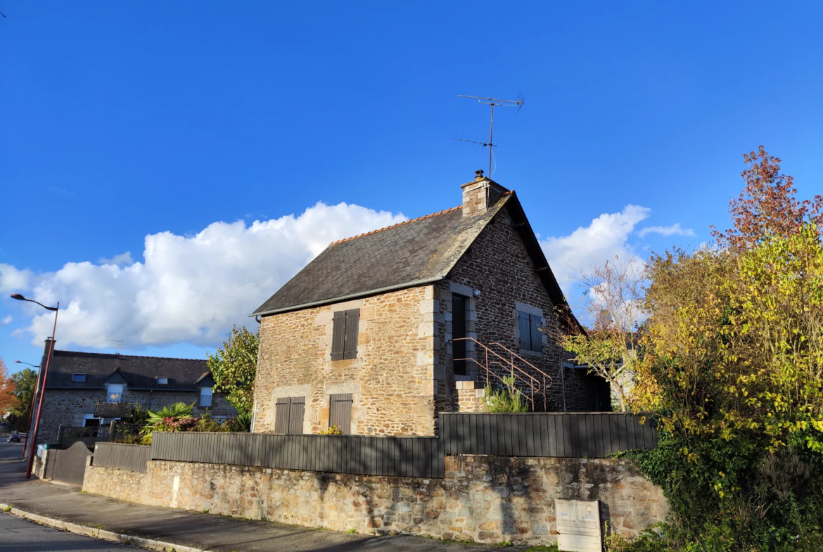 Belle Maison en Pierre à Saint Brice en Coglès 