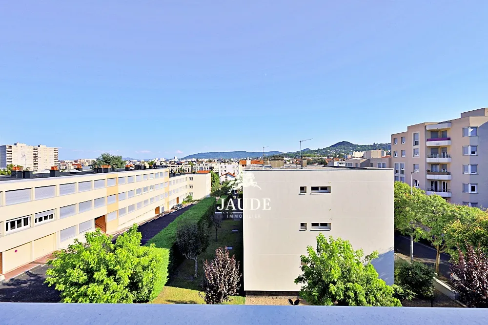 Appartement lumineux de 79 m2 à Clermont Ferrand 