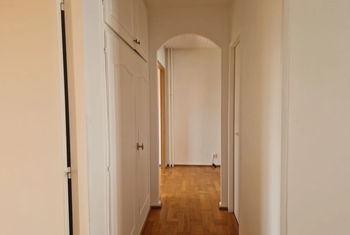 Appartement Lumineux 4 Pièces avec Balcons à Lingolsheim 