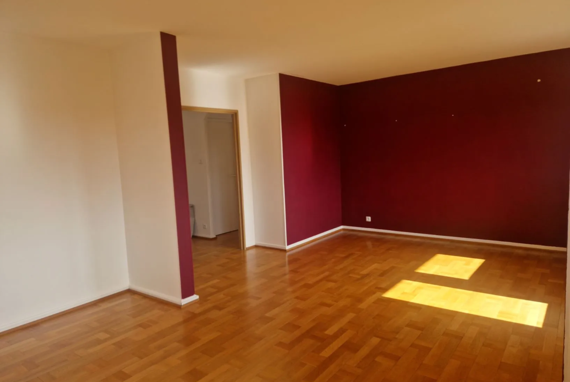 Appartement Lumineux 4 Pièces avec Balcons à Lingolsheim 