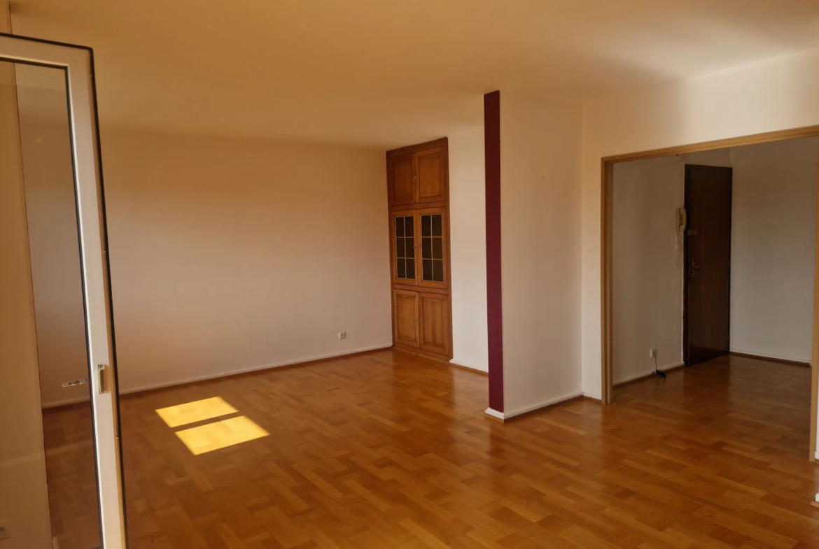 Appartement Lumineux 4 Pièces avec Balcons à Lingolsheim 