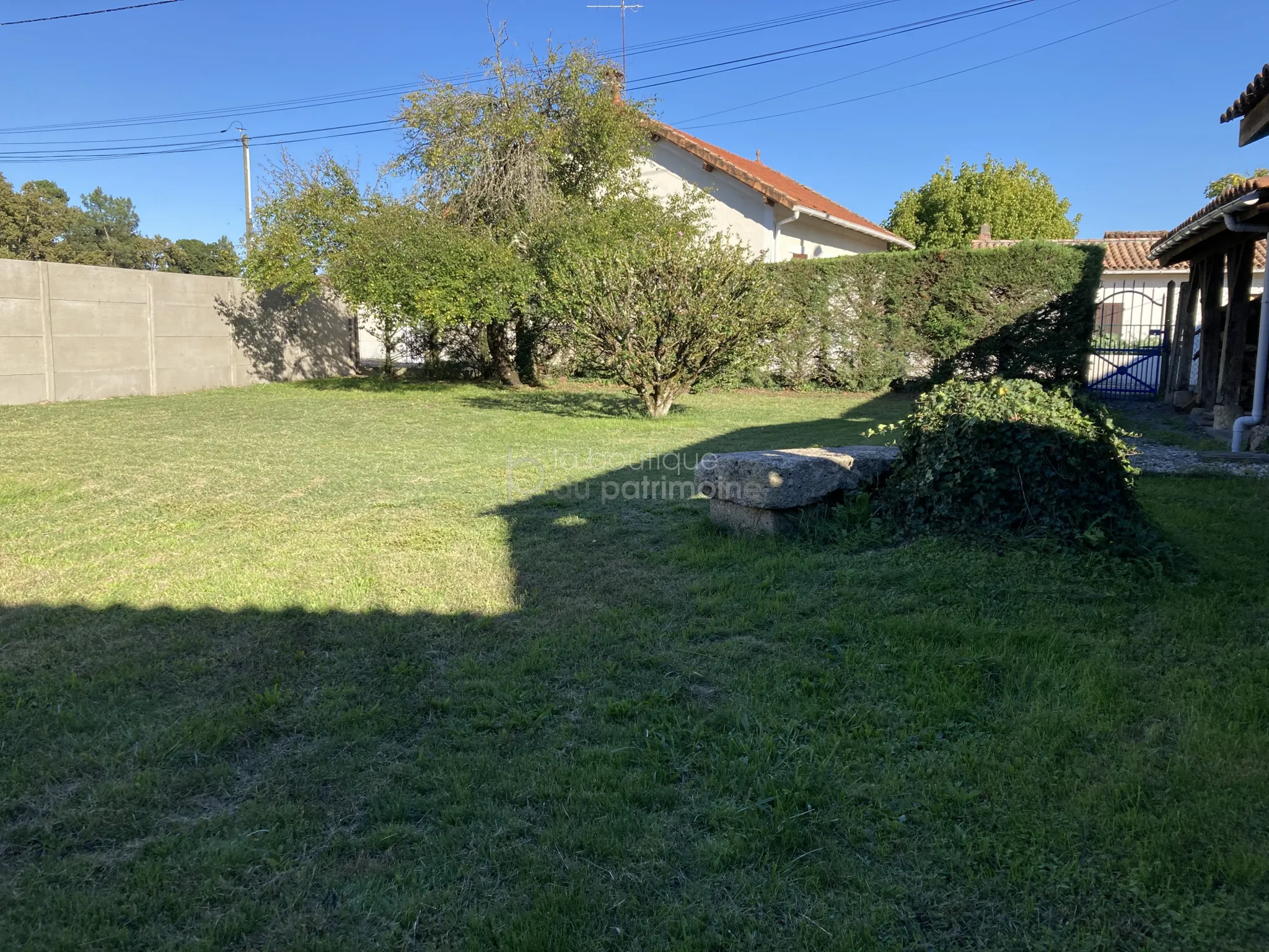 Maison en pierre à St Symphorien 