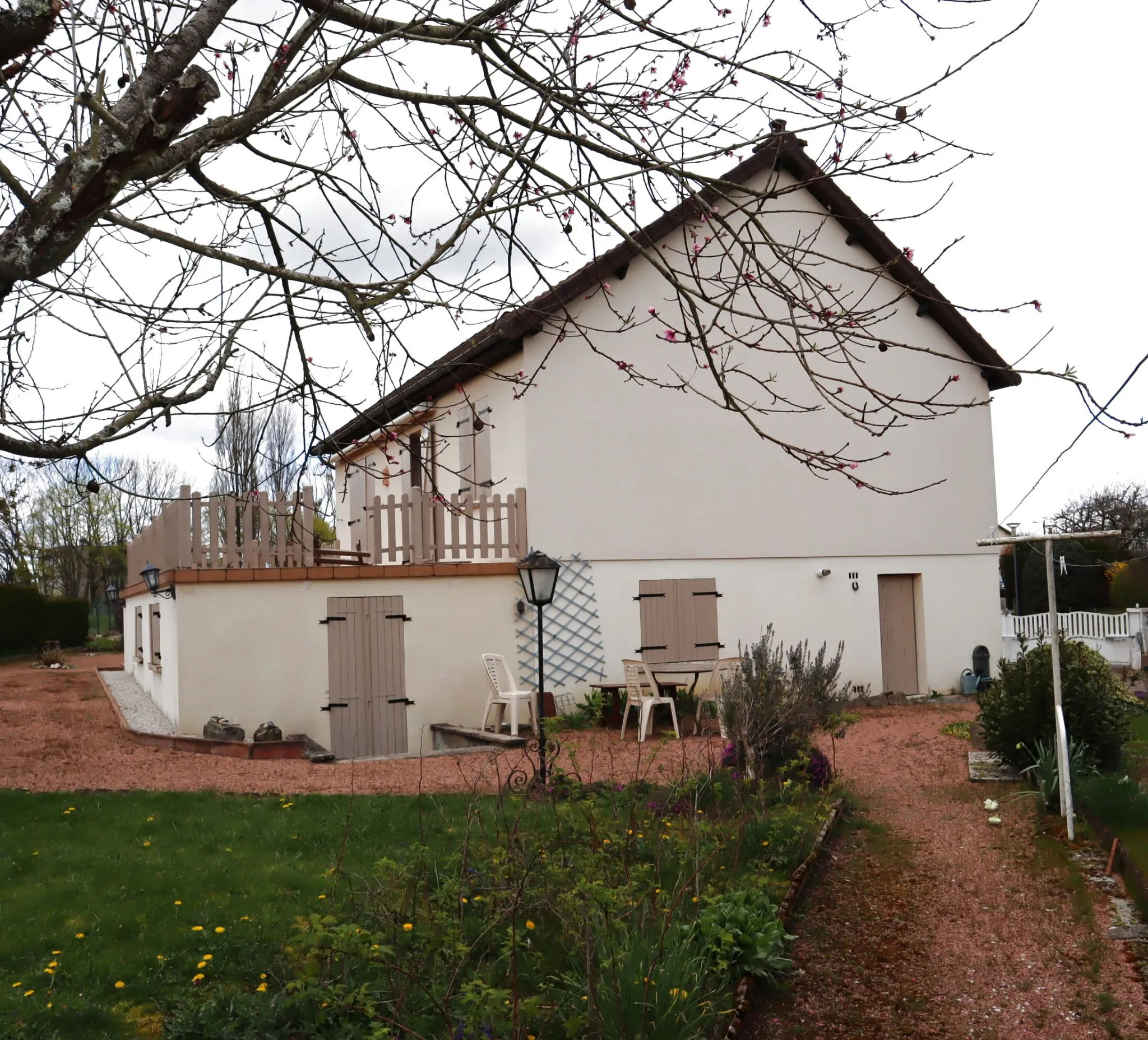 Pavillon sur sous-sol à Autun 