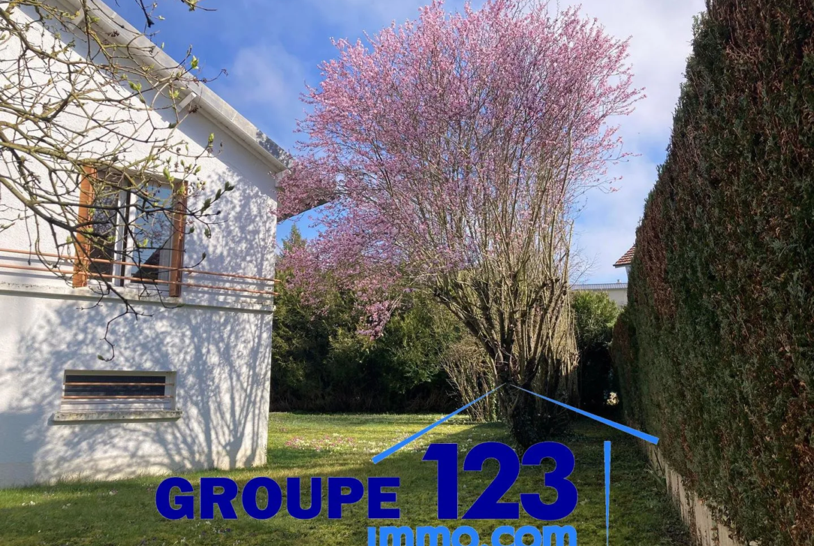 Maison lumineuse de 74 m2 à Aillant sur Tholon 