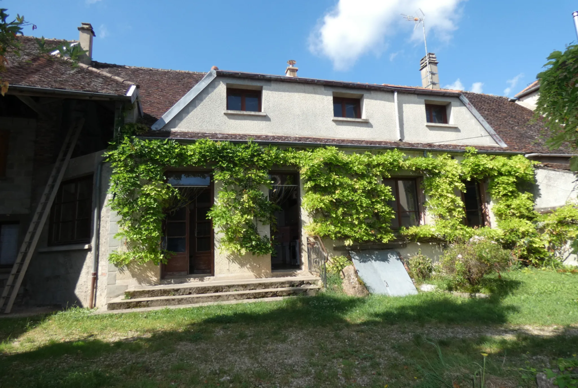 Maison à Bussy-en-Othe avec Garage et Grange 