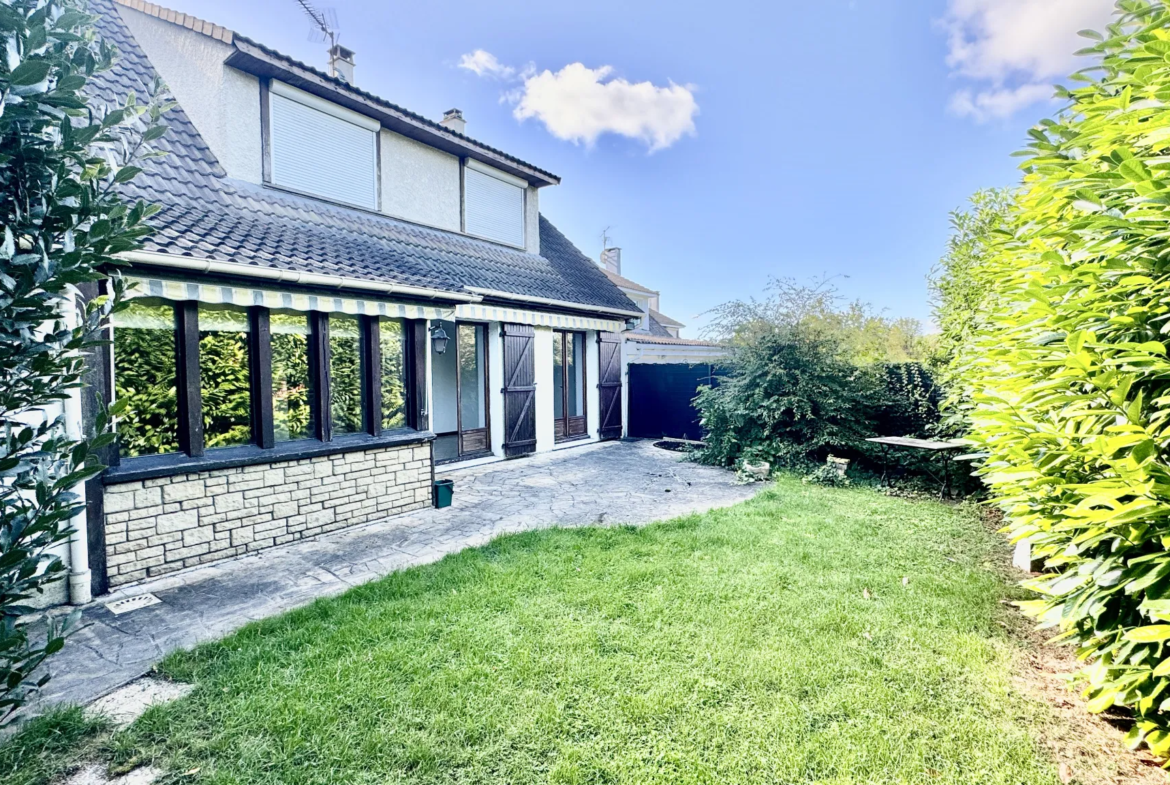 Grande Maison Familiale avec Jardin à Mantes-la-Ville 