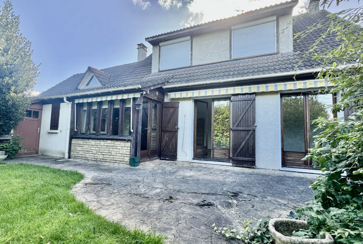 Grande Maison Familiale avec Jardin à Mantes-la-Ville 