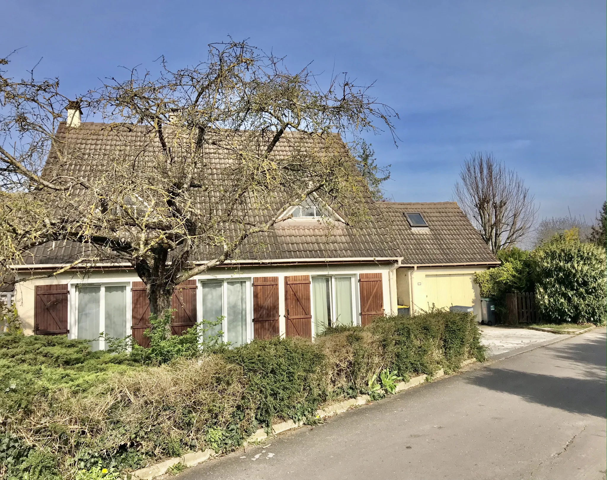 Grande Maison Familiale avec Jardin à Mantes-la-Ville 