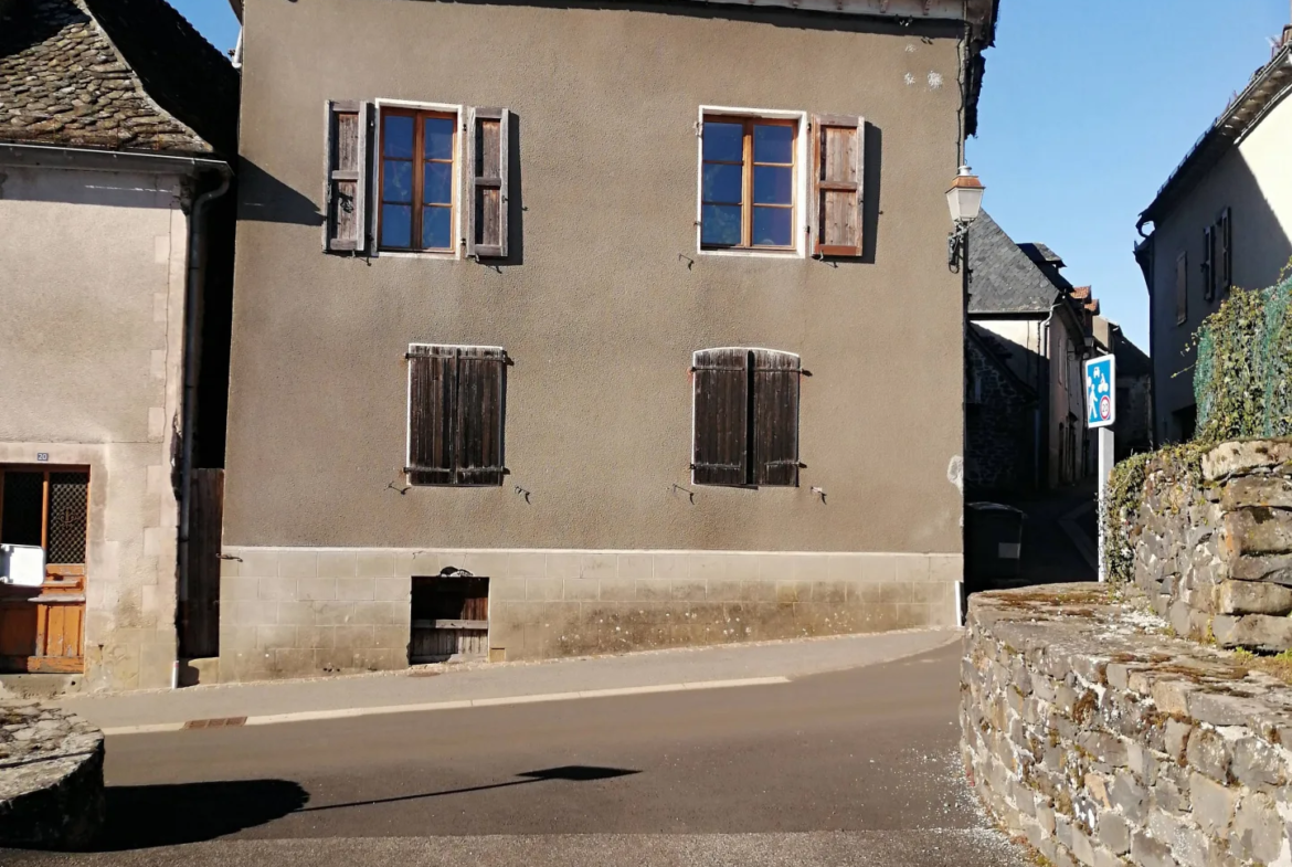 Maison de 136m2 sur 3 Niveaux avec 2 Garages - Pleaux 