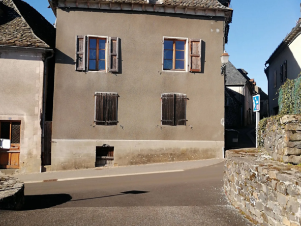 Maison de 136m2 sur 3 Niveaux avec 2 Garages - Pleaux