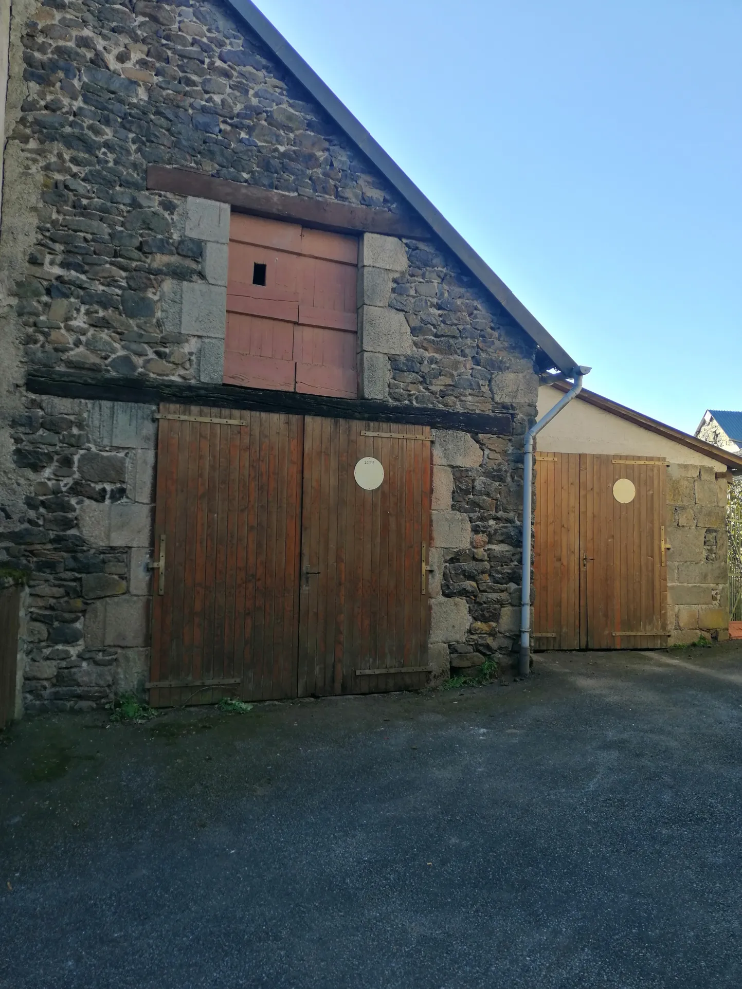 Maison de 136m2 sur 3 Niveaux avec 2 Garages - Pleaux 