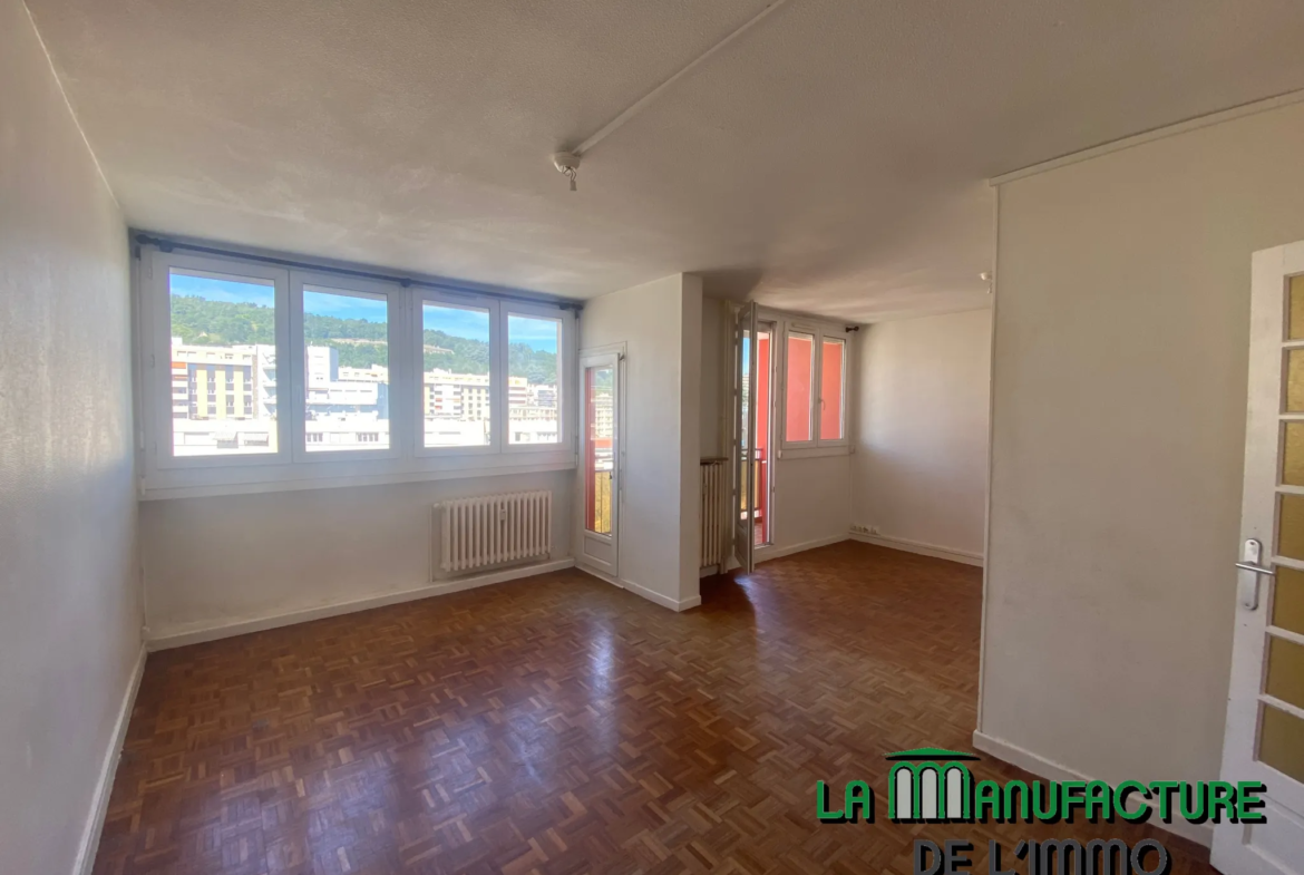 Appartement F3 Traversant avec Balcons - Parking Collectif - Bergson 