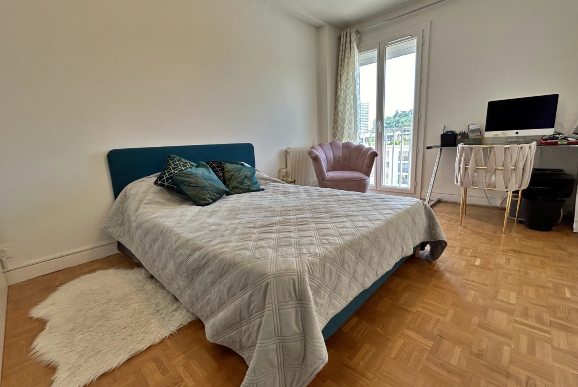 Appartement T4 avec Balcon et Garage à Marseille 