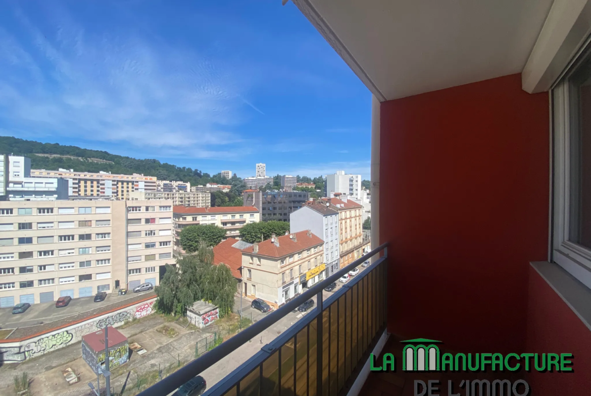 Appartement F3 Traversant avec Balcons - Parking Collectif - Bergson 