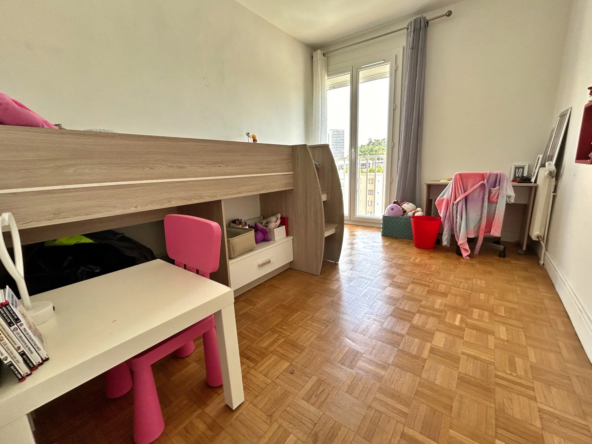 Appartement T4 avec Balcon et Garage à Marseille 