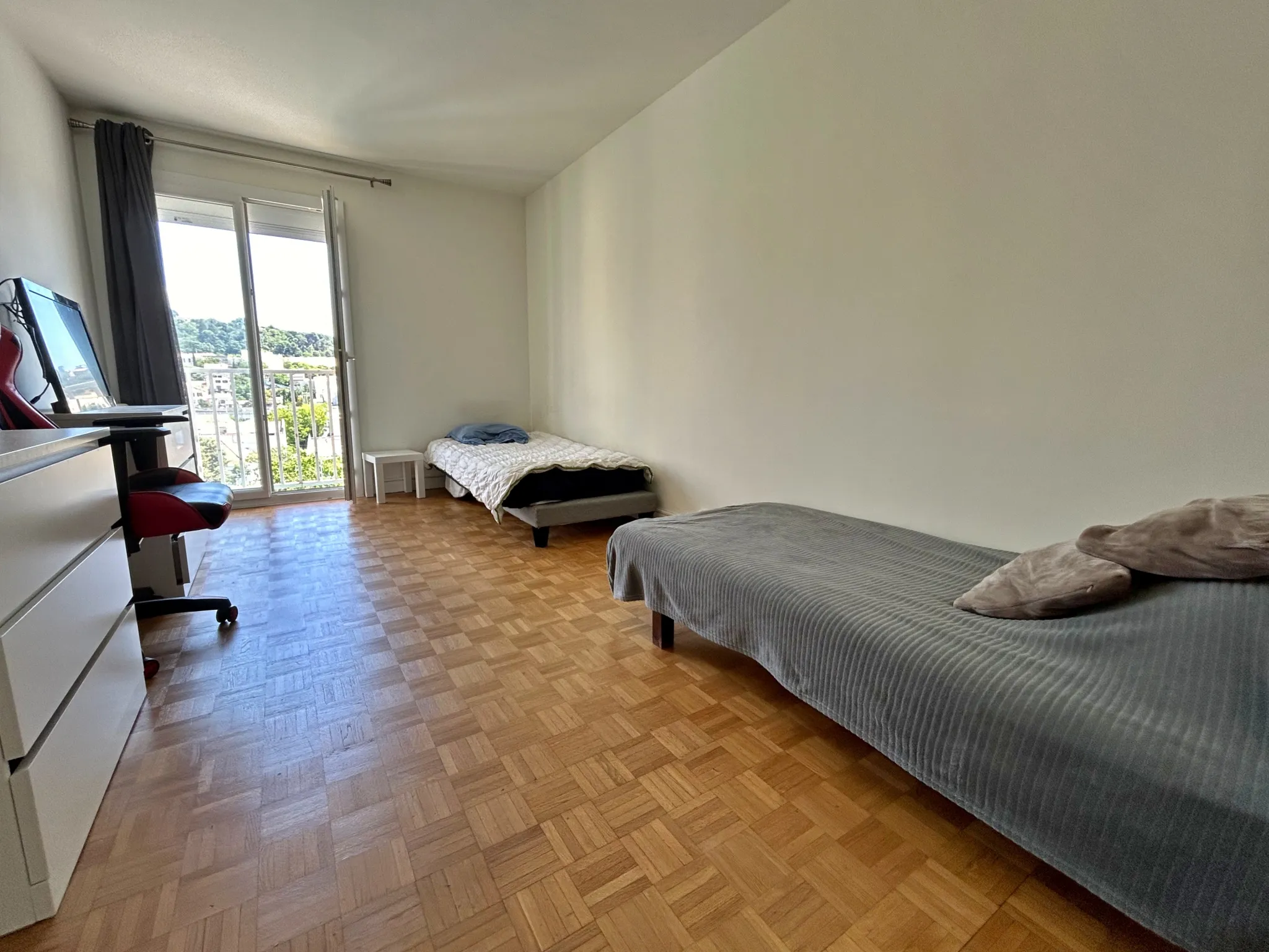 Appartement T4 avec Balcon et Garage à Marseille 