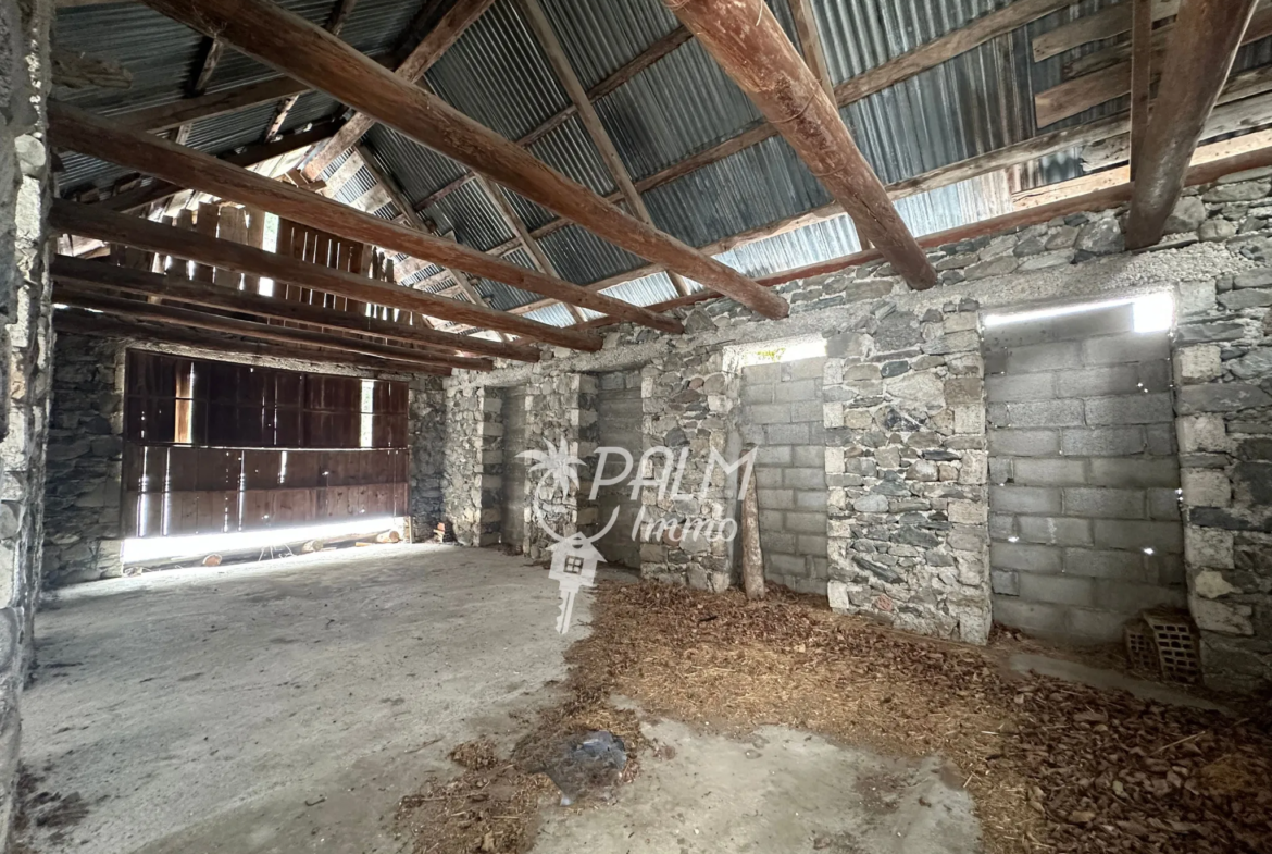 Charming Sheepfold with Renovation Potential in Saint-Etienne-de-Tinée 