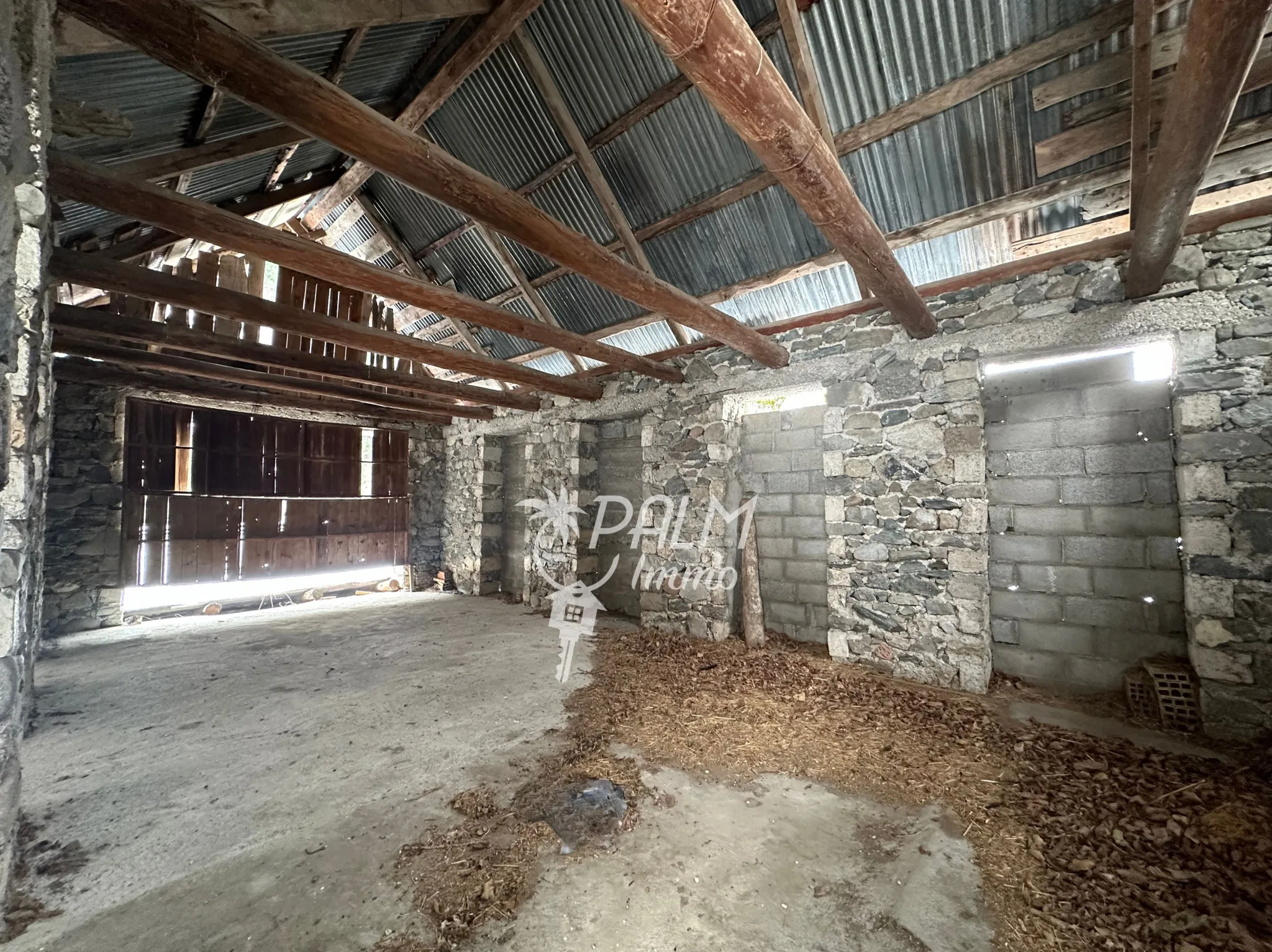 Charming Sheepfold with Renovation Potential in Saint-Etienne-de-Tinée 