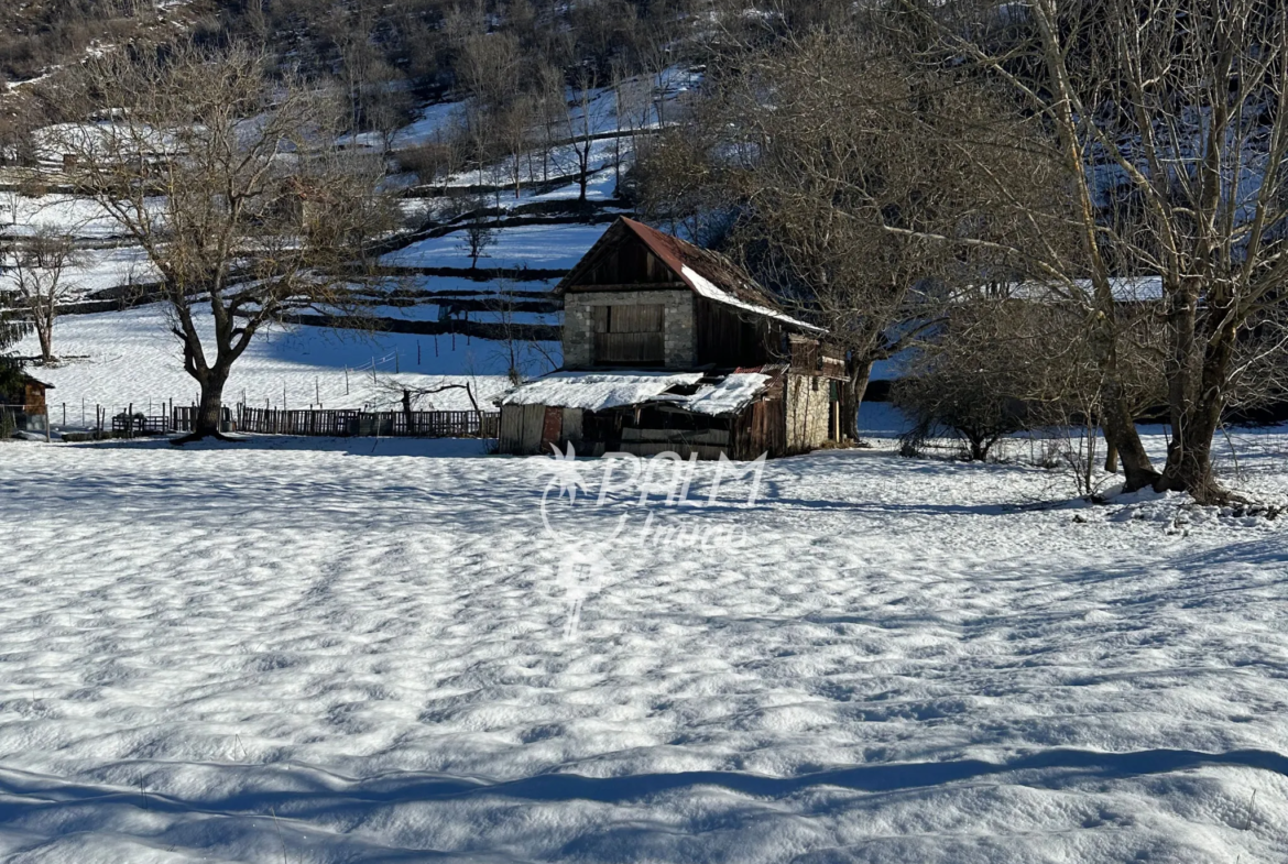 Charming Sheepfold with Renovation Potential in Saint-Etienne-de-Tinée 