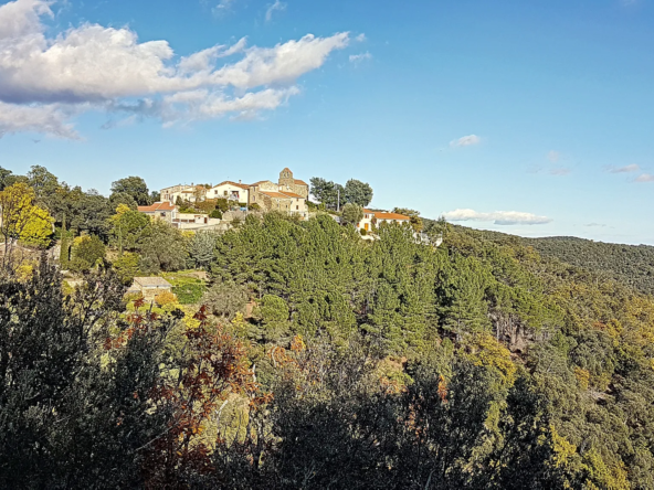 Terrain Constructible à Taillet avec Vue sur Céret