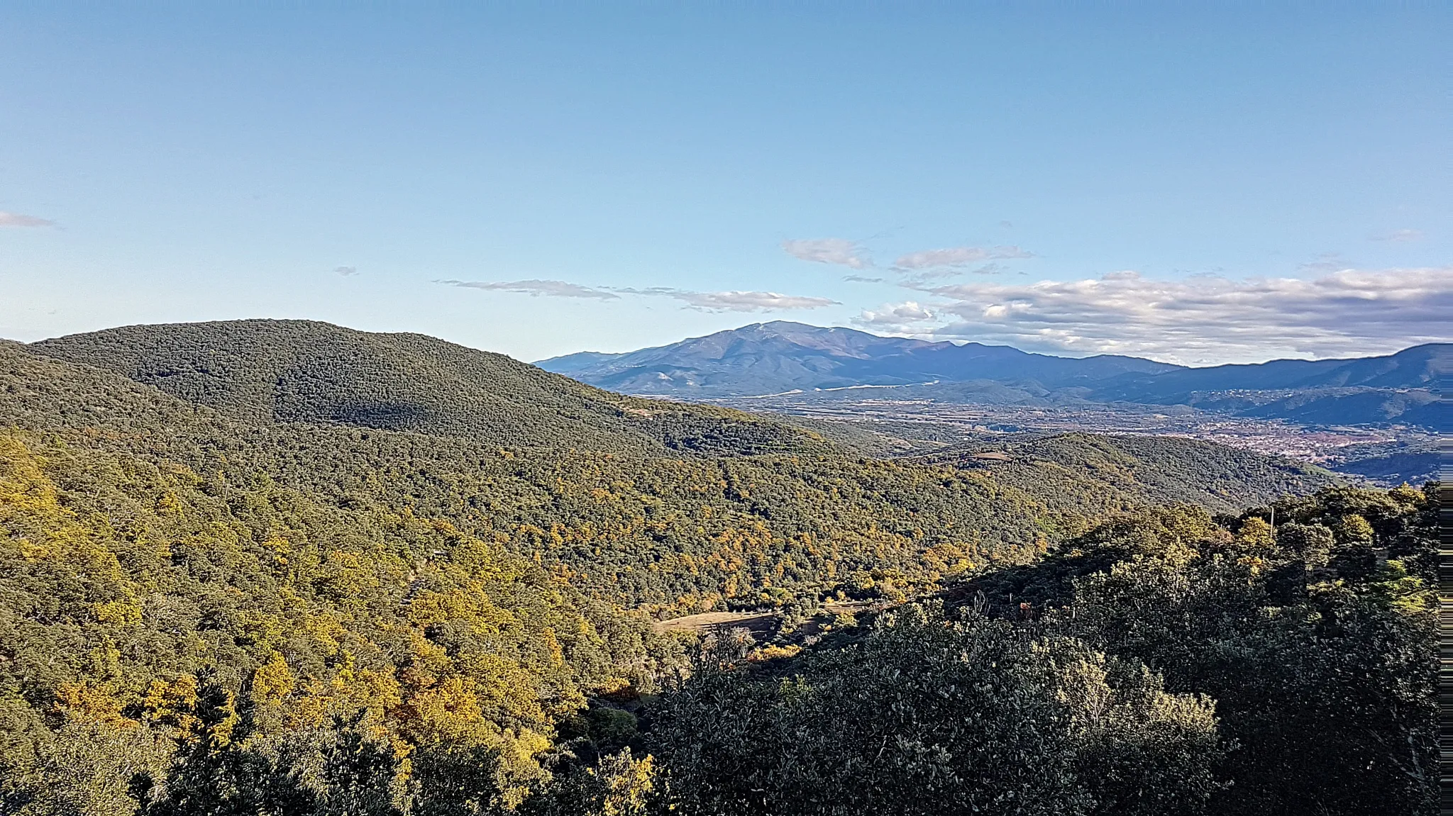 Terrain Constructible à Taillet avec Vue sur Céret 