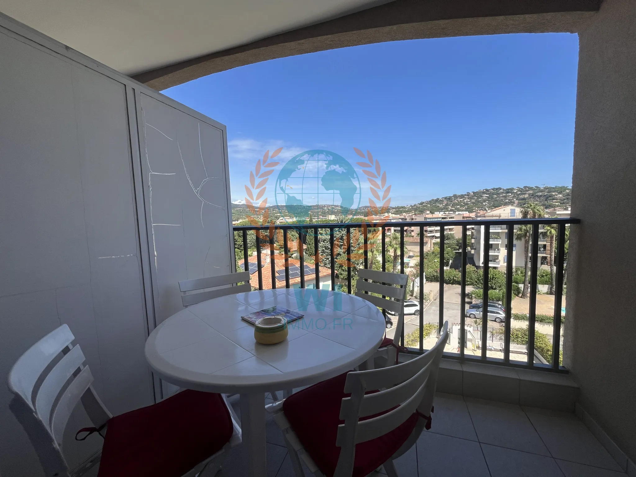 Studio + cabine avec terrasse dans une résidence sécurisée avec piscine 