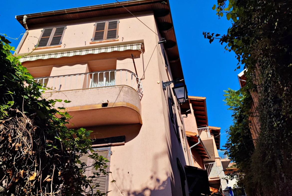 Maison de Village à Belvédère avec Vue sur la Vallée 