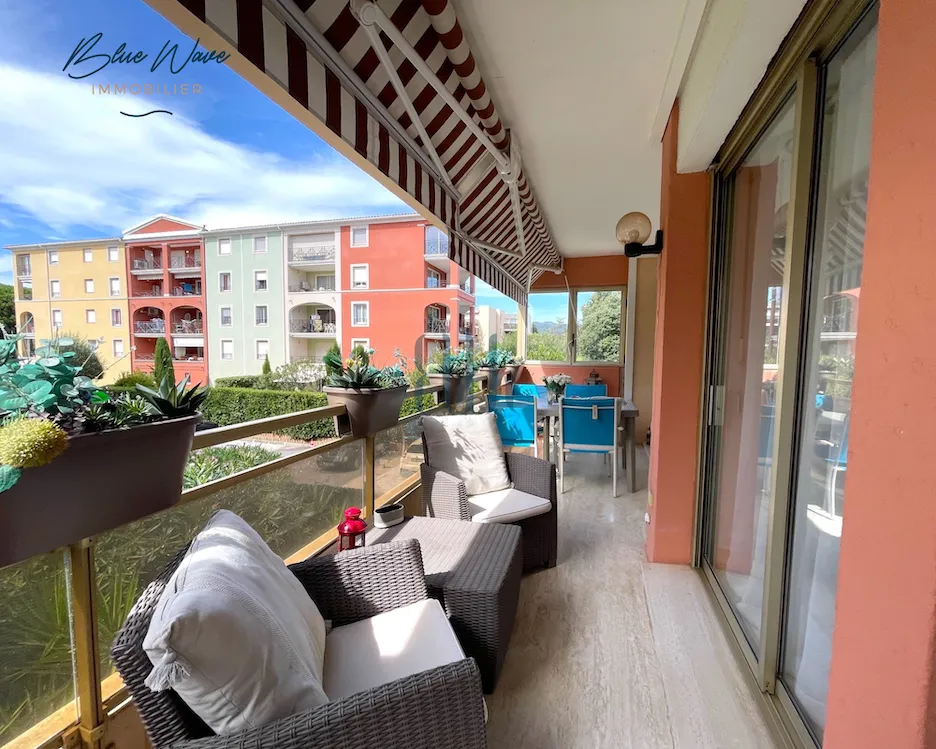 Appartement T2 Climatisé avec Terrasse à Sainte-Maxime 