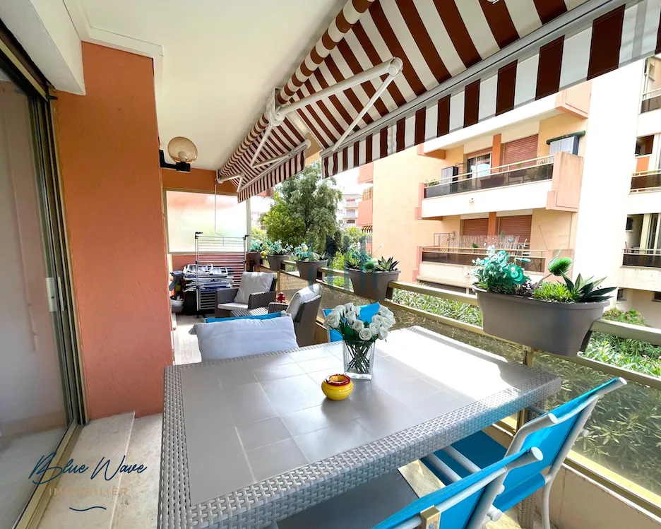 Appartement T2 Climatisé avec Terrasse à Sainte-Maxime 