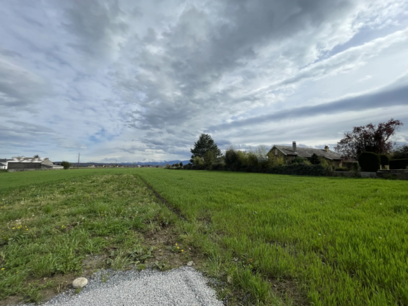 Terrain plat de 1280 m2 à Bordes avec vue sur les Pyrénées