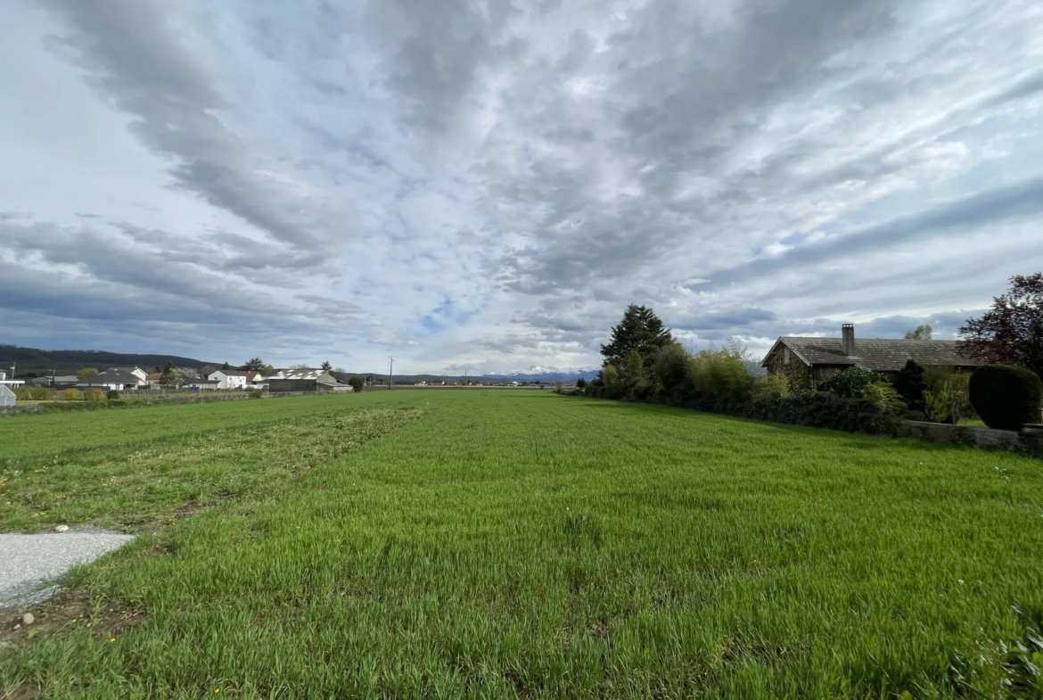 Terrain plat de 1280 m2 à Bordes avec vue sur les Pyrénées 