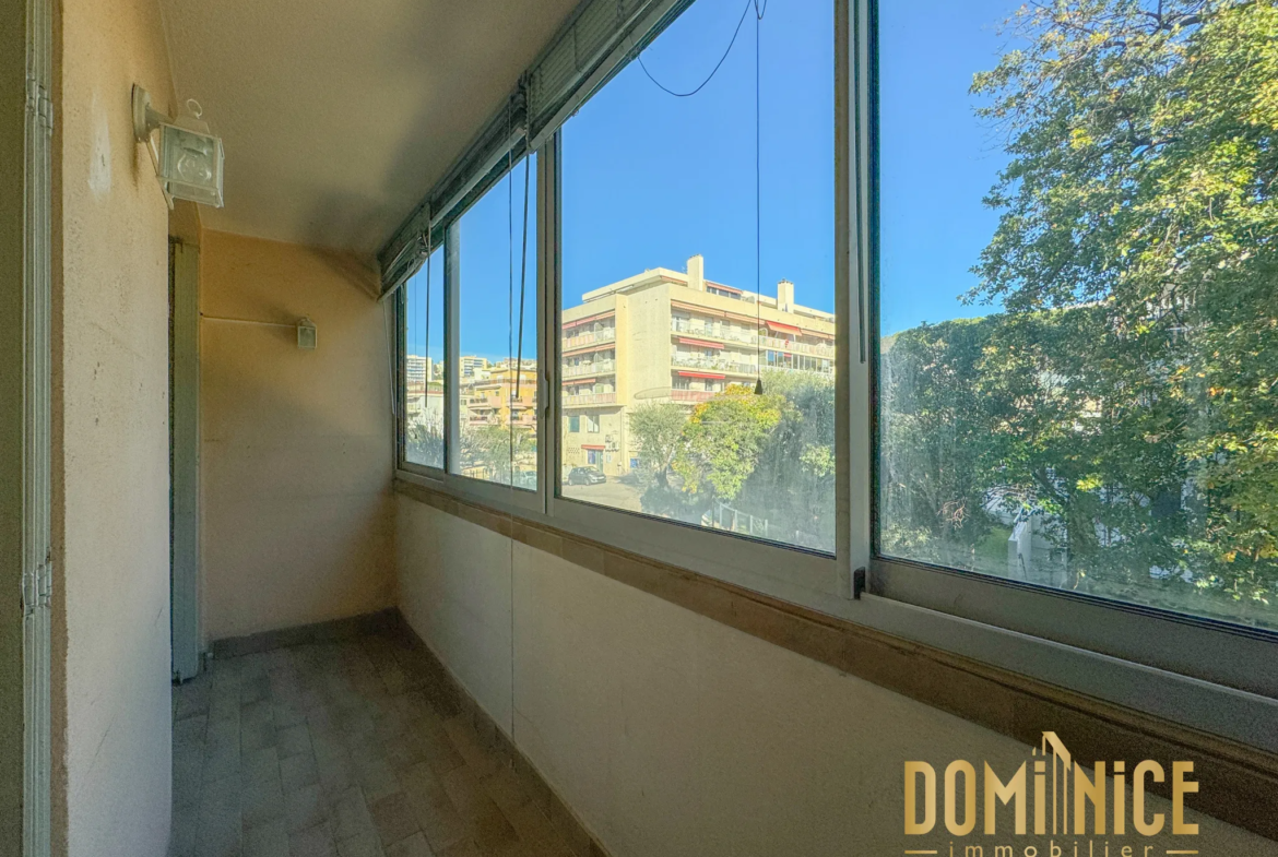 Appartement 4 pièces à NICE OUEST avec balcon et cave 