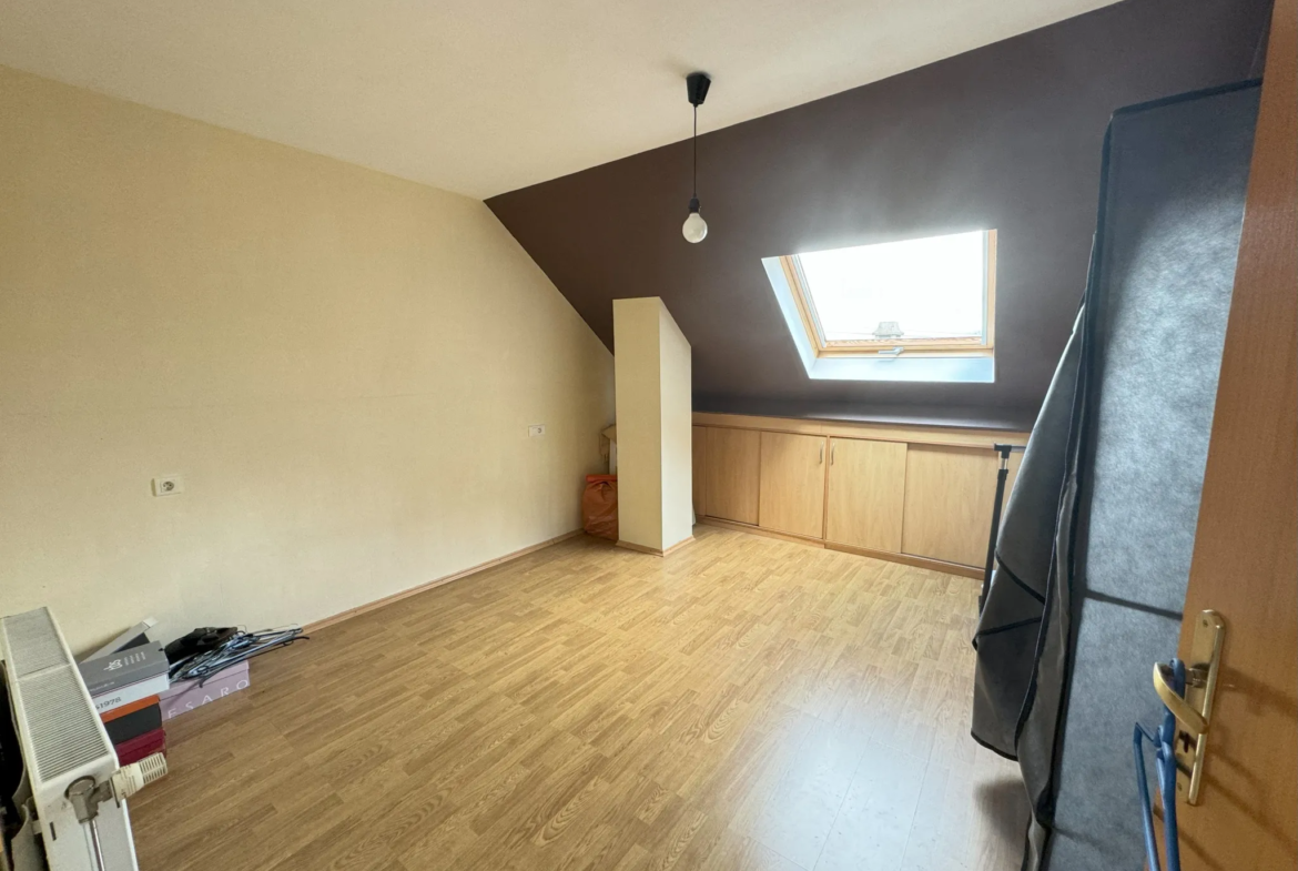 Immeuble de 294m2 à Hambach avec 5 chambres 