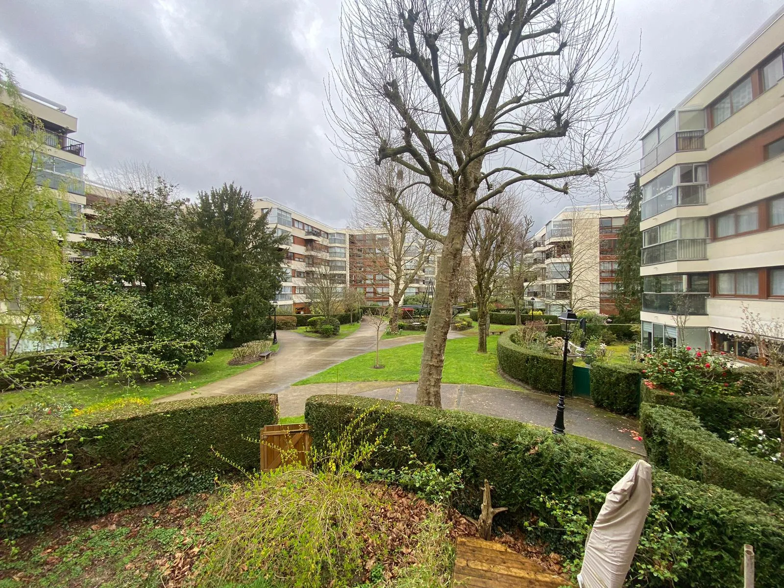 Bel appartement avec piscine et tennis à Le Chesnay 