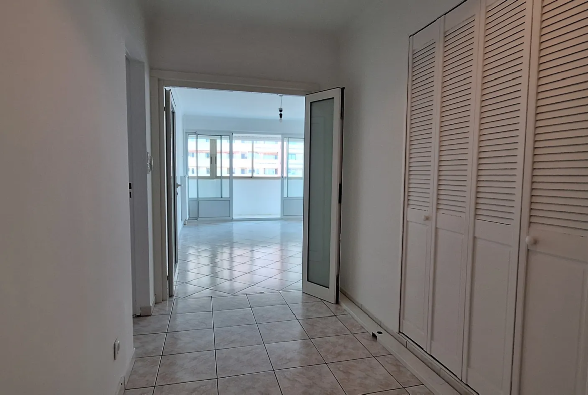 Appartement T4 rénové à La Rode Sud, Toulon avec vue mer 