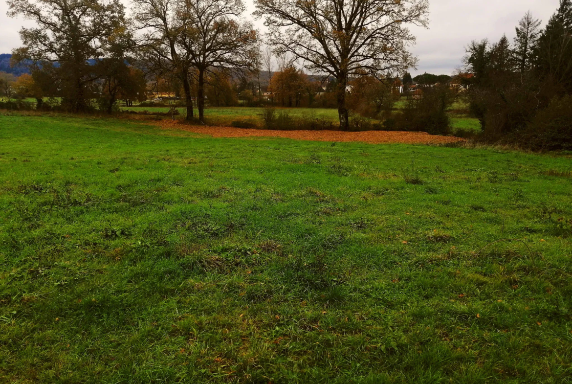 Terrain à bâtir plat avec vue agréable à Lacapelle Marival 