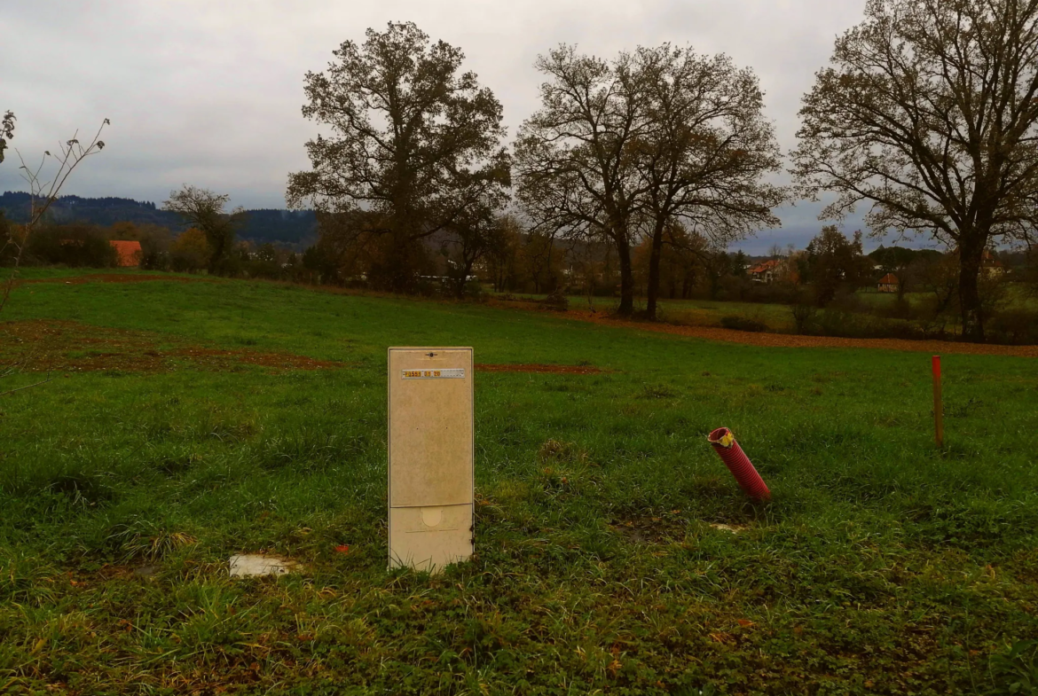 Terrain à bâtir plat avec vue agréable à Lacapelle Marival 