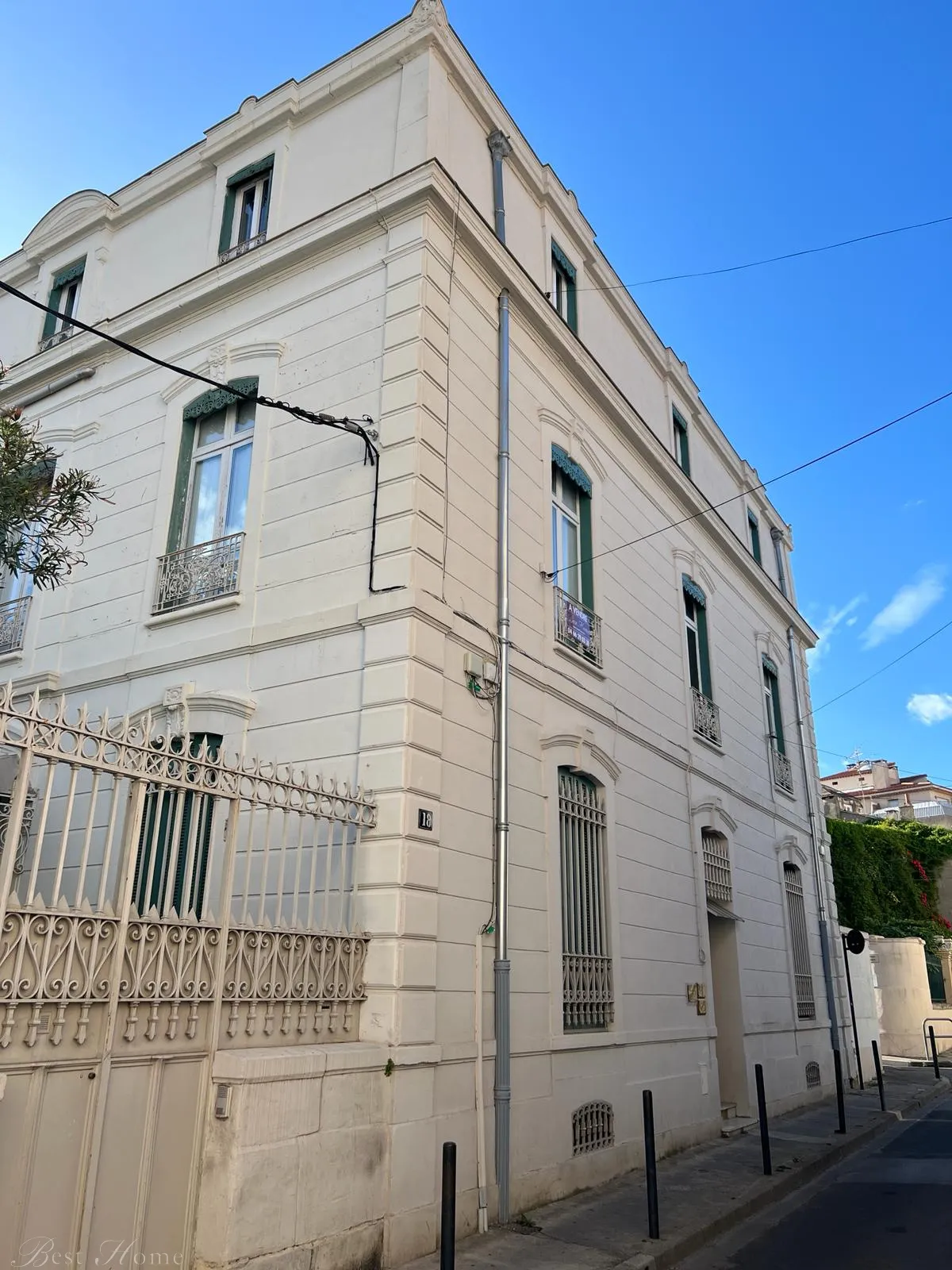 Vente Studio Quartier Carnot, Nîmes - Charme de l'ancien préservé 